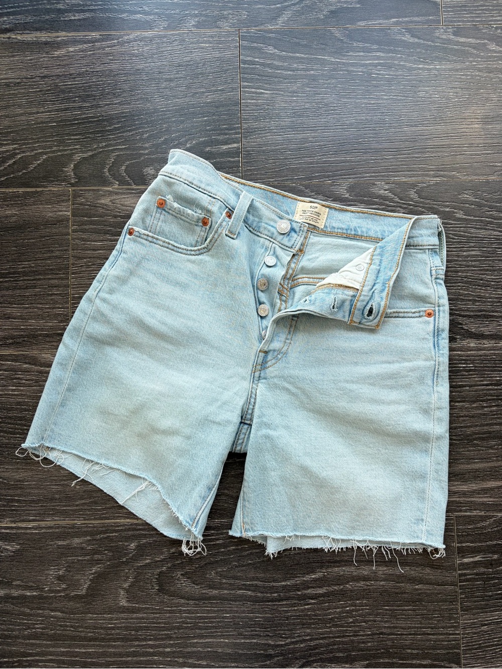 Levi’s Mid Thigh 501 Shorts